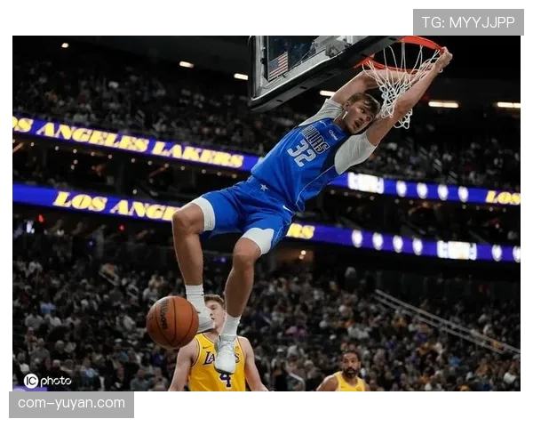 弗拉格单核率独行侠战公牛 浓眉伤停增加进攻负担